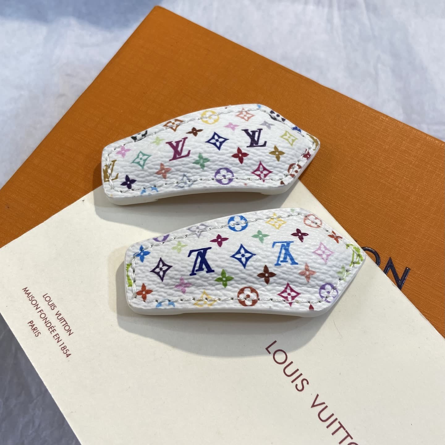 Louis Vuitton Multicolored Monogram Leather Hair Clip-LF1078